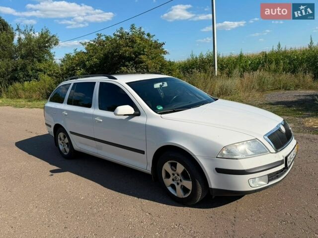 Білий Шкода Октавія, об'ємом двигуна 2 л та пробігом 350 тис. км за 2900 $, фото 1 на Automoto.ua