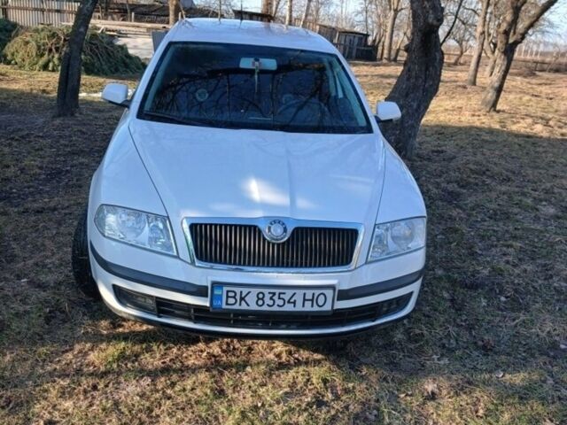 Белый Шкода Октавия, объемом двигателя 2 л и пробегом 284 тыс. км за 6000 $, фото 1 на Automoto.ua
