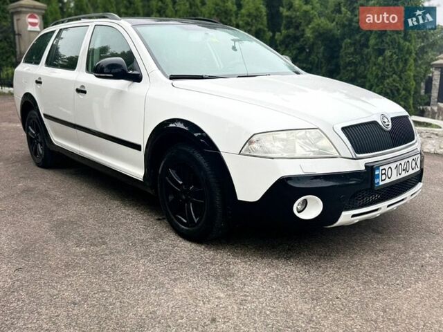 Білий Шкода Октавія, об'ємом двигуна 1.9 л та пробігом 211 тис. км за 5999 $, фото 1 на Automoto.ua