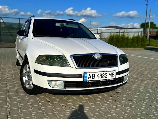 Білий Шкода Октавія, об'ємом двигуна 1.6 л та пробігом 333 тис. км за 5200 $, фото 1 на Automoto.ua