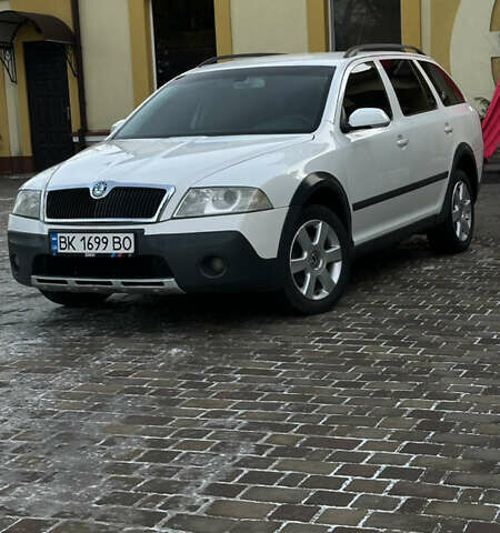 Белый Шкода Октавия, объемом двигателя 1.99 л и пробегом 340 тыс. км за 5500 $, фото 1 на Automoto.ua