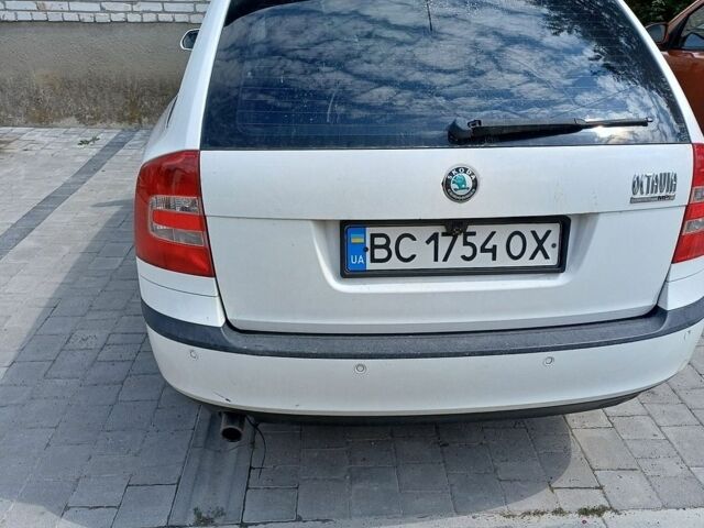 Білий Шкода Октавія, об'ємом двигуна 1.6 л та пробігом 260 тис. км за 5000 $, фото 1 на Automoto.ua