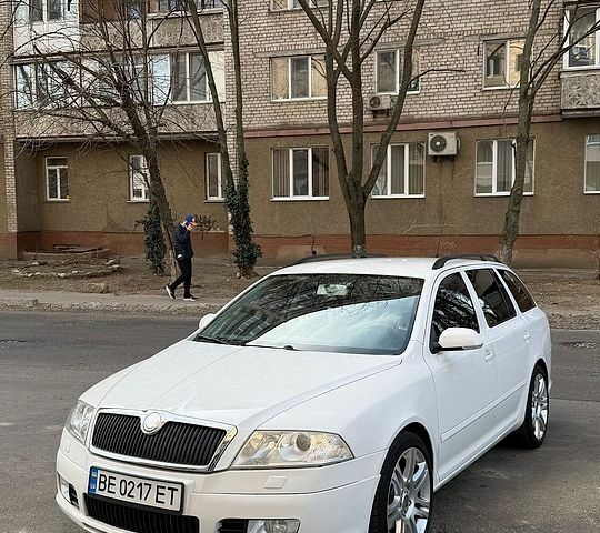Білий Шкода Октавія, об'ємом двигуна 1.8 л та пробігом 244 тис. км за 6500 $, фото 1 на Automoto.ua
