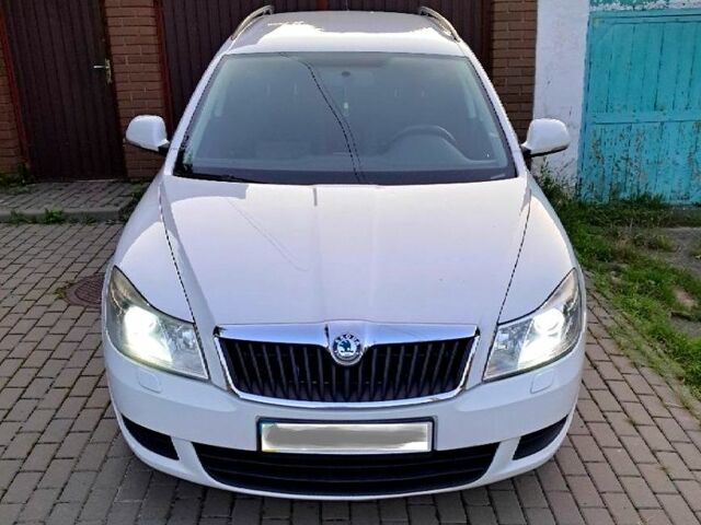 Белый Шкода Октавия, объемом двигателя 1.6 л и пробегом 0 тыс. км за 7900 $, фото 1 на Automoto.ua