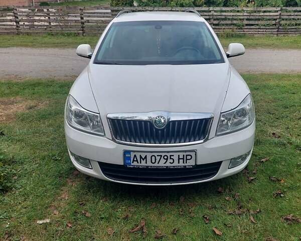 Белый Шкода Октавия, объемом двигателя 1.9 л и пробегом 313 тыс. км за 8000 $, фото 1 на Automoto.ua