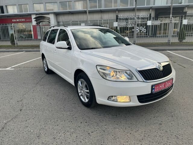 Белый Шкода Октавия, объемом двигателя 1.6 л и пробегом 178 тыс. км за 7999 $, фото 1 на Automoto.ua