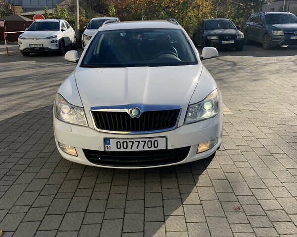 Білий Шкода Октавія, об'ємом двигуна 1.98 л та пробігом 261 тис. км за 7999 $, фото 1 на Automoto.ua