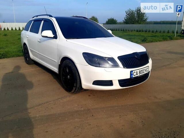 Белый Шкода Октавия, объемом двигателя 1.6 л и пробегом 289 тыс. км за 6600 $, фото 1 на Automoto.ua