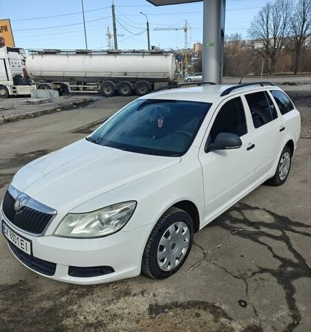 Белый Шкода Октавия, объемом двигателя 1.6 л и пробегом 474 тыс. км за 7700 $, фото 1 на Automoto.ua