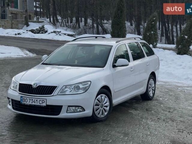 Белый Шкода Октавия, объемом двигателя 1.97 л и пробегом 235 тыс. км за 5990 $, фото 1 на Automoto.ua