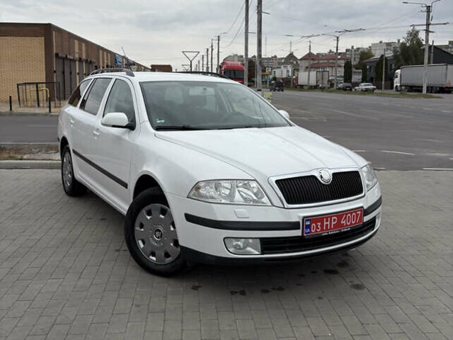 Білий Шкода Октавія, об'ємом двигуна 1.6 л та пробігом 235 тис. км за 6700 $, фото 1 на Automoto.ua
