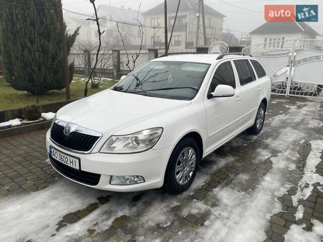 Белый Шкода Октавия, объемом двигателя 1.4 л и пробегом 292 тыс. км за 6300 $, фото 1 на Automoto.ua