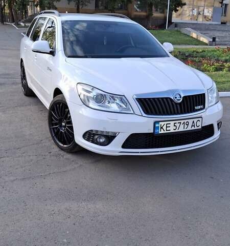 Белый Шкода Октавия, объемом двигателя 1.98 л и пробегом 210 тыс. км за 9000 $, фото 1 на Automoto.ua