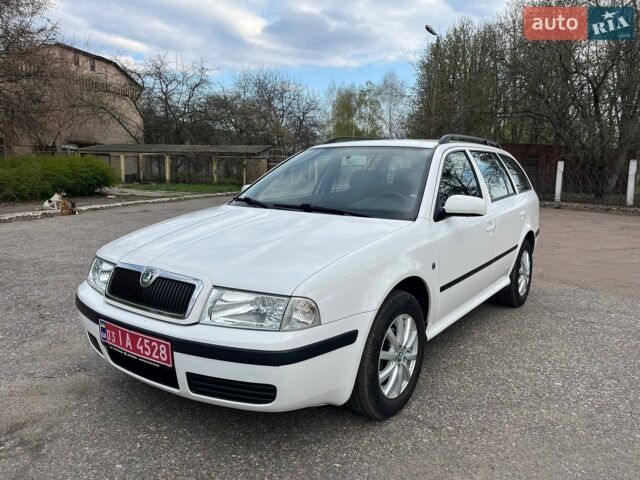 Белый Шкода Октавия, объемом двигателя 1.6 л и пробегом 195 тыс. км за 6100 $, фото 1 на Automoto.ua