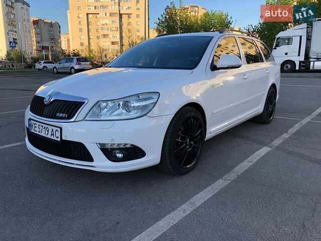 Белый Шкода Октавия, объемом двигателя 1.98 л и пробегом 221 тыс. км за 8000 $, фото 1 на Automoto.ua