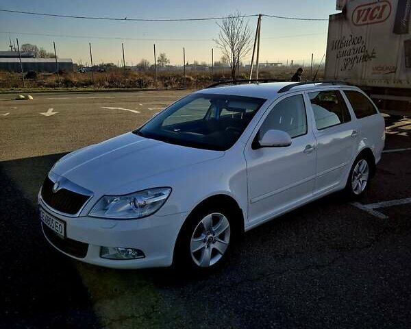 Білий Шкода Октавія, об'ємом двигуна 1.8 л та пробігом 222 тис. км за 7500 $, фото 1 на Automoto.ua