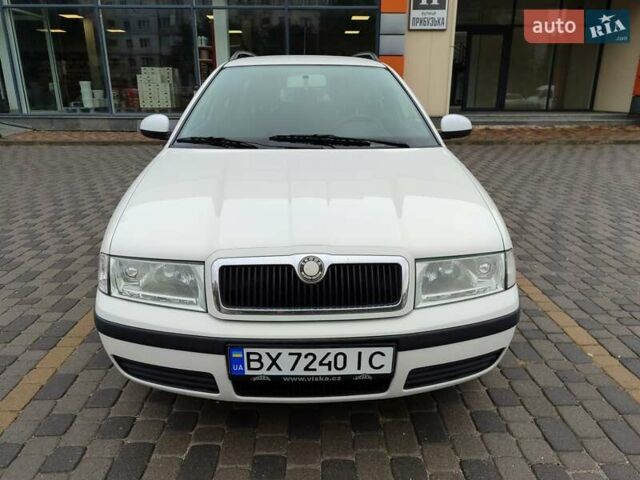 Білий Шкода Октавія, об'ємом двигуна 1.6 л та пробігом 217 тис. км за 5500 $, фото 1 на Automoto.ua