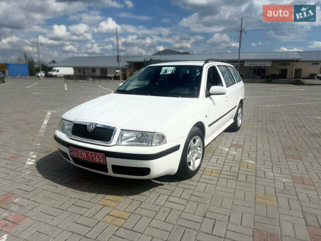Белый Шкода Октавия, объемом двигателя 1.6 л и пробегом 193 тыс. км за 5999 $, фото 1 на Automoto.ua