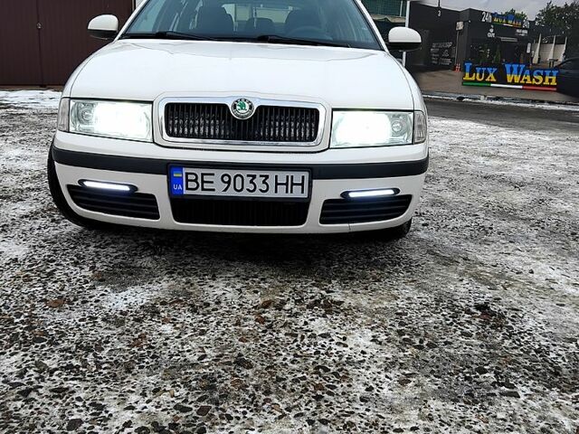 Белый Шкода Октавия, объемом двигателя 1.6 л и пробегом 157 тыс. км за 7500 $, фото 1 на Automoto.ua