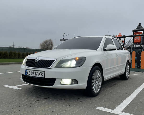 Білий Шкода Октавія, об'ємом двигуна 1.6 л та пробігом 299 тис. км за 7600 $, фото 1 на Automoto.ua