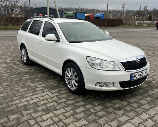 Белый Шкода Октавия, объемом двигателя 1.9 л и пробегом 245 тыс. км за 7850 $, фото 1 на Automoto.ua