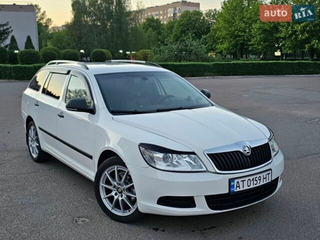 Белый Шкода Октавия, объемом двигателя 1.9 л и пробегом 295 тыс. км за 7000 $, фото 1 на Automoto.ua