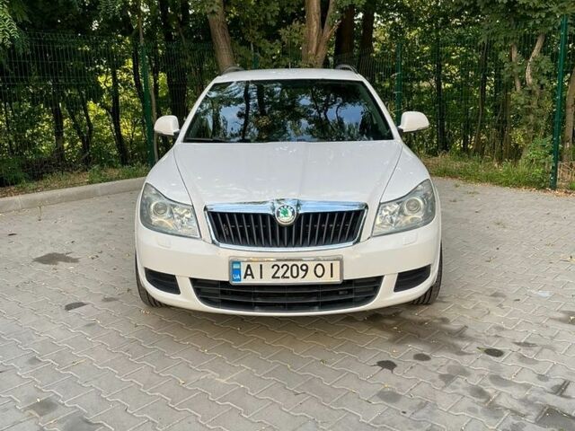 Белый Шкода Октавия, объемом двигателя 1.9 л и пробегом 350 тыс. км за 5500 $, фото 1 на Automoto.ua