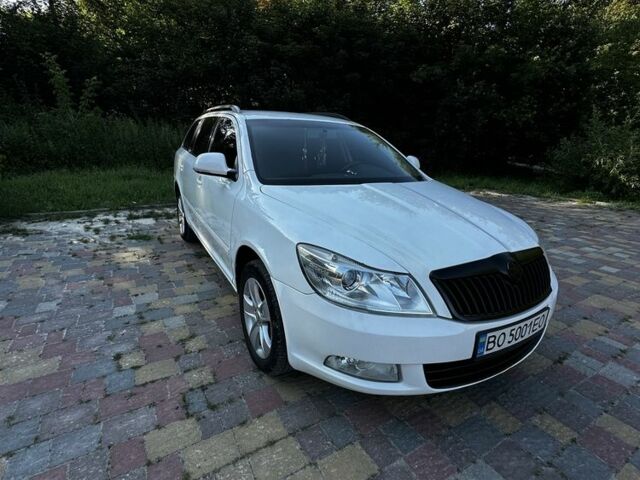 Білий Шкода Октавія, об'ємом двигуна 1.6 л та пробігом 400 тис. км за 6215 $, фото 1 на Automoto.ua