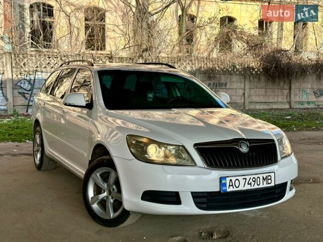 Белый Шкода Октавия, объемом двигателя 1.6 л и пробегом 290 тыс. км за 5950 $, фото 1 на Automoto.ua