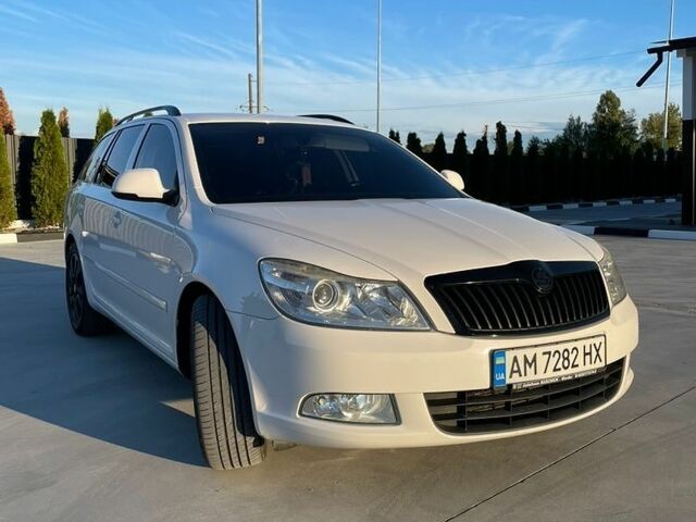 Білий Шкода Октавія, об'ємом двигуна 1.8 л та пробігом 240 тис. км за 7399 $, фото 1 на Automoto.ua