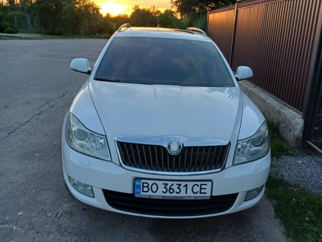 Белый Шкода Октавия, объемом двигателя 1.6 л и пробегом 313 тыс. км за 8700 $, фото 1 на Automoto.ua