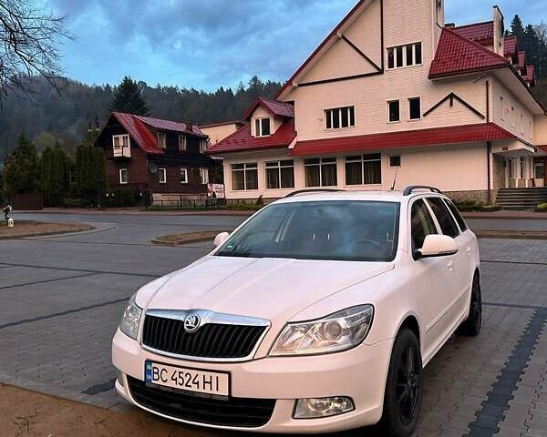 Белый Шкода Октавия, объемом двигателя 1.6 л и пробегом 265 тыс. км за 7000 $, фото 1 на Automoto.ua