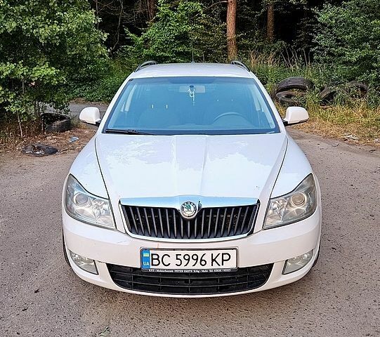 Білий Шкода Октавія, об'ємом двигуна 1.6 л та пробігом 283 тис. км за 8500 $, фото 1 на Automoto.ua