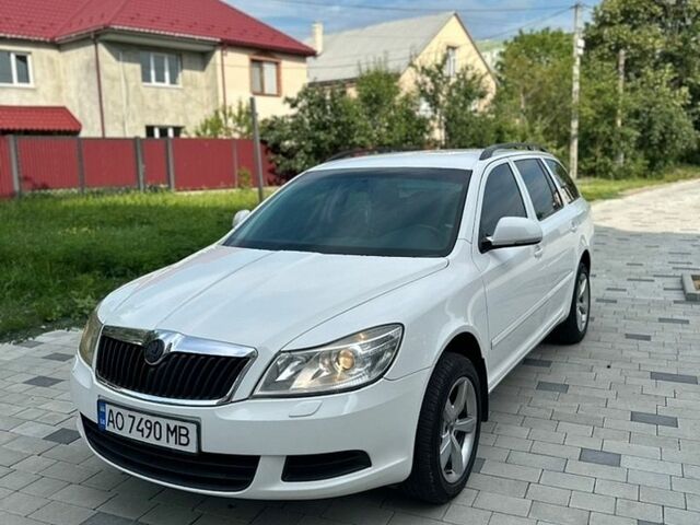 Білий Шкода Октавія, об'ємом двигуна 1.6 л та пробігом 296 тис. км за 6900 $, фото 1 на Automoto.ua