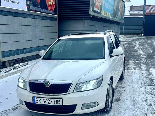 Белый Шкода Октавия, объемом двигателя 1.4 л и пробегом 271 тыс. км за 7300 $, фото 1 на Automoto.ua