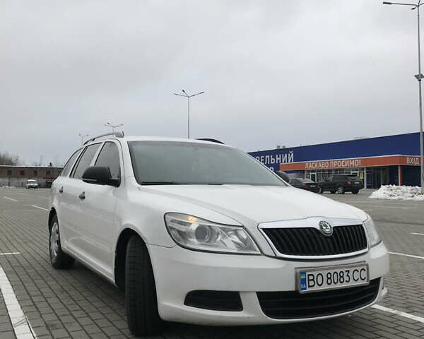 Белый Шкода Октавия, объемом двигателя 1.9 л и пробегом 373 тыс. км за 7000 $, фото 1 на Automoto.ua