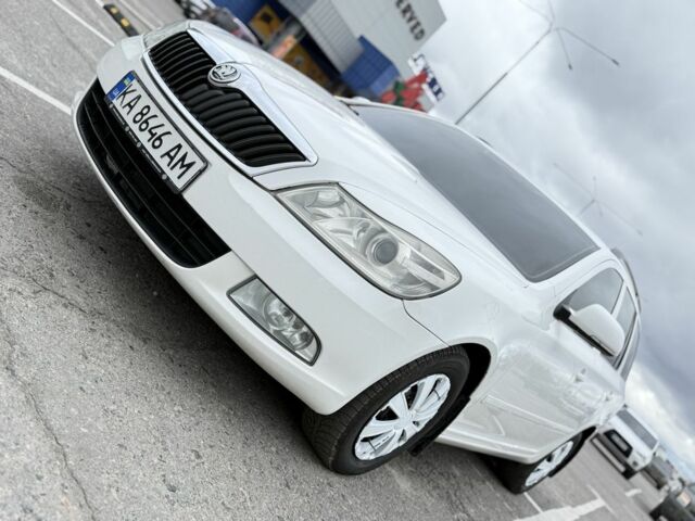 Белый Шкода Октавия, объемом двигателя 1.6 л и пробегом 301 тыс. км за 6100 $, фото 1 на Automoto.ua