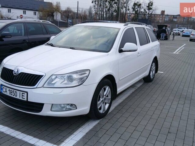 Білий Шкода Октавія, об'ємом двигуна 1.6 л та пробігом 258 тис. км за 7700 $, фото 1 на Automoto.ua
