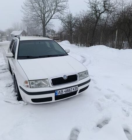 Білий Шкода Октавія, об'ємом двигуна 1.6 л та пробігом 333 тис. км за 5000 $, фото 1 на Automoto.ua