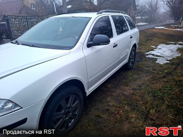 Белый Шкода Октавия, объемом двигателя 1.6 л и пробегом 223 тыс. км за 8500 $, фото 1 на Automoto.ua