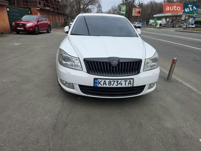 Белый Шкода Октавия, объемом двигателя 1.2 л и пробегом 242 тыс. км за 5800 $, фото 1 на Automoto.ua