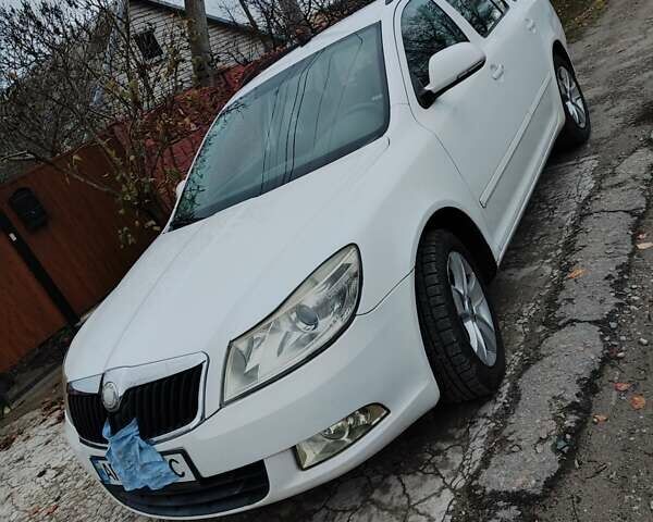Білий Шкода Октавія, об'ємом двигуна 1.9 л та пробігом 200 тис. км за 6000 $, фото 1 на Automoto.ua