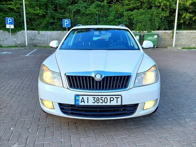Білий Шкода Октавія, об'ємом двигуна 1.6 л та пробігом 290 тис. км за 6500 $, фото 1 на Automoto.ua