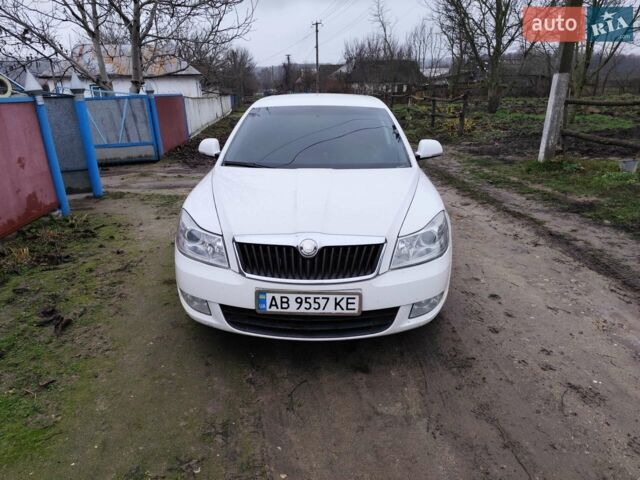 Білий Шкода Октавія, об'ємом двигуна 1.97 л та пробігом 210 тис. км за 9000 $, фото 1 на Automoto.ua