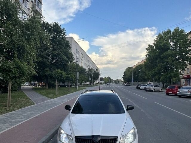 Белый Шкода Октавия, объемом двигателя 1.6 л и пробегом 350 тыс. км за 7700 $, фото 1 на Automoto.ua