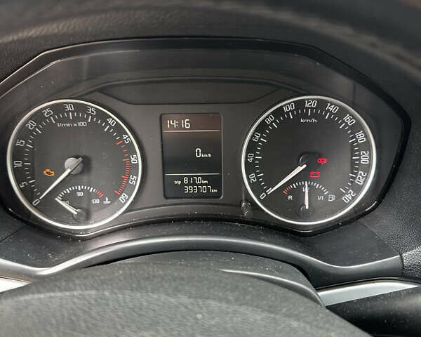 Белый Шкода Октавия, объемом двигателя 1.6 л и пробегом 393 тыс. км за 8200 $, фото 1 на Automoto.ua