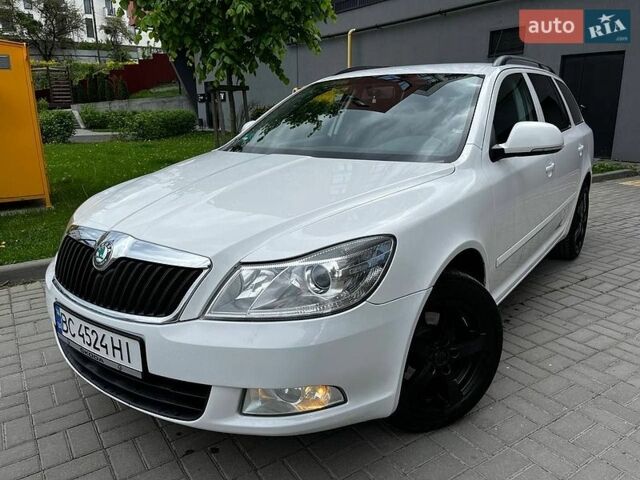 Белый Шкода Октавия, объемом двигателя 1.6 л и пробегом 370 тыс. км за 6300 $, фото 1 на Automoto.ua