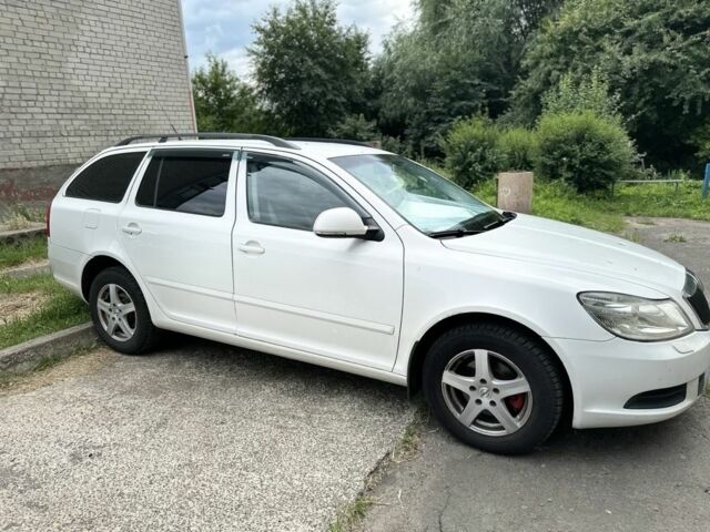 Белый Шкода Октавия, объемом двигателя 1.6 л и пробегом 395 тыс. км за 7500 $, фото 1 на Automoto.ua
