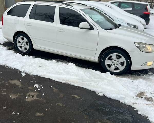 Білий Шкода Октавія, об'ємом двигуна 1.6 л та пробігом 338 тис. км за 6700 $, фото 1 на Automoto.ua