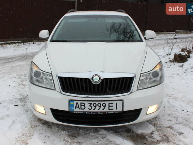 Белый Шкода Октавия, объемом двигателя 1.2 л и пробегом 260 тыс. км за 6600 $, фото 1 на Automoto.ua